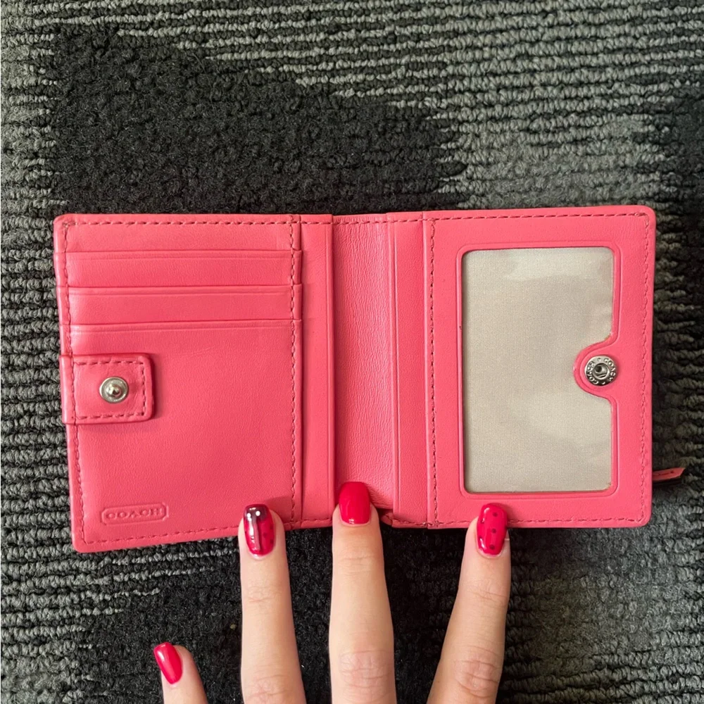 RARE Y2K COACH PINK WALLET